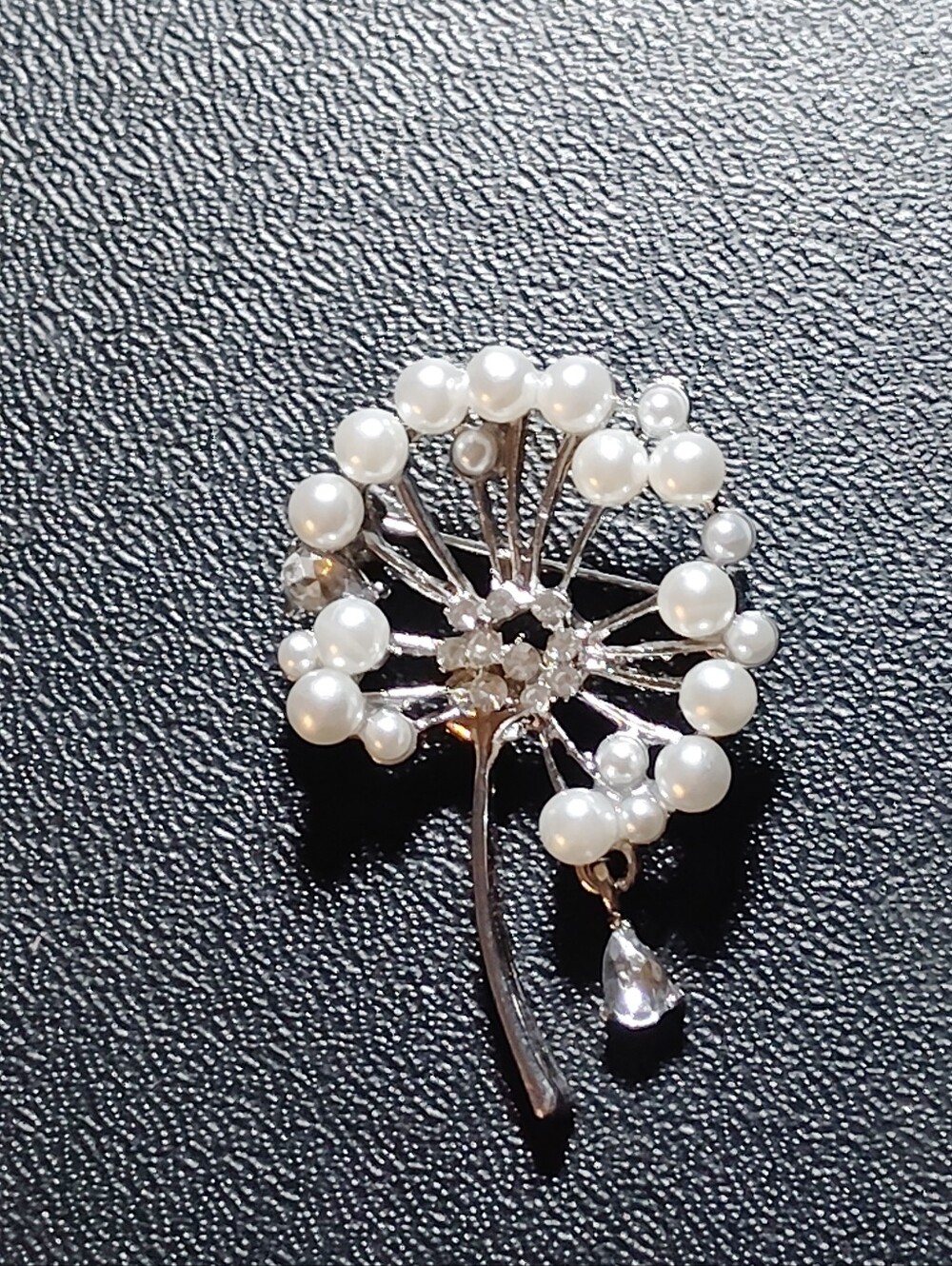 Pearl and Crystal Dandelion Brooch - White and Silver Sparkle